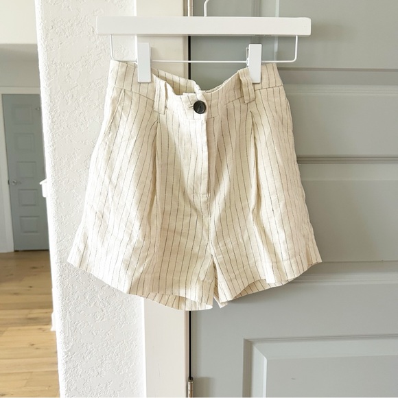 New Rails Ilena Pin Stripe Linen Shorts - Picture 2 of 4